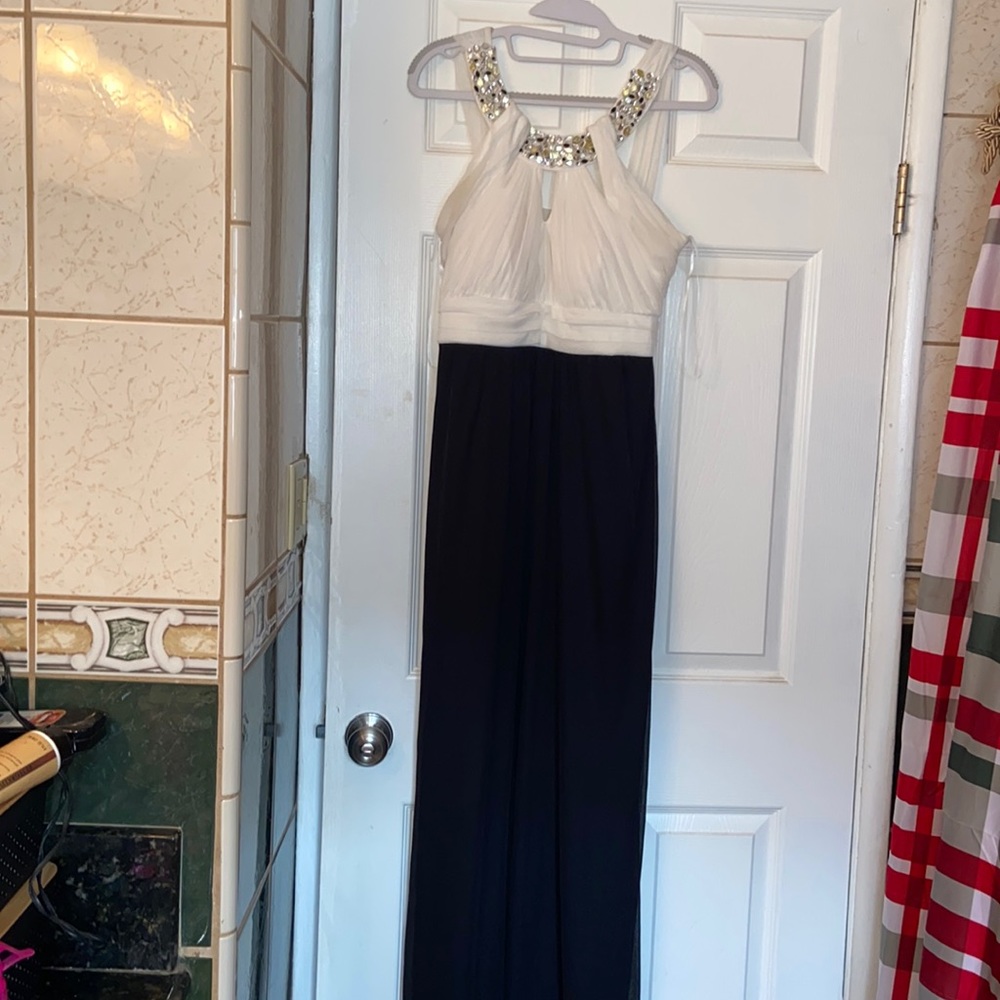 Women’s Formal Dress •